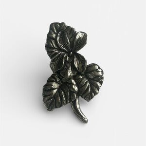 SS LTD 2000 Vintage Pewter Iris Flower Brooch - Signed Pin